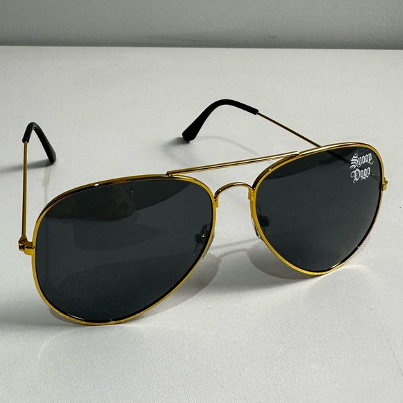 NEW Sunglasses from Snoop dog High school reunion tour - Picture 2 of 3